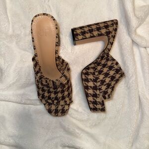 JustFab Brown Houndstooth Mules